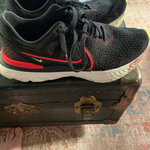Nike - Men's React Infinity Run Flyknit 3 - Picture 3 of 8